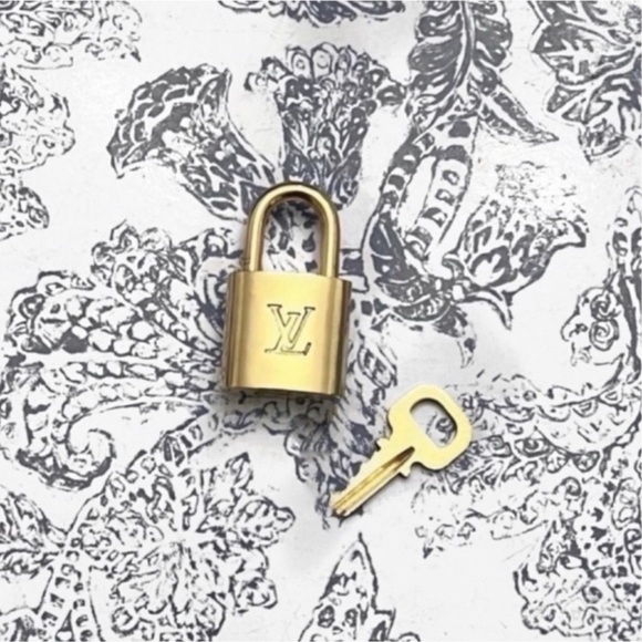 Louis Vuitton LV 100% Authentic Lock and Key #331 - Picture 7 of 11